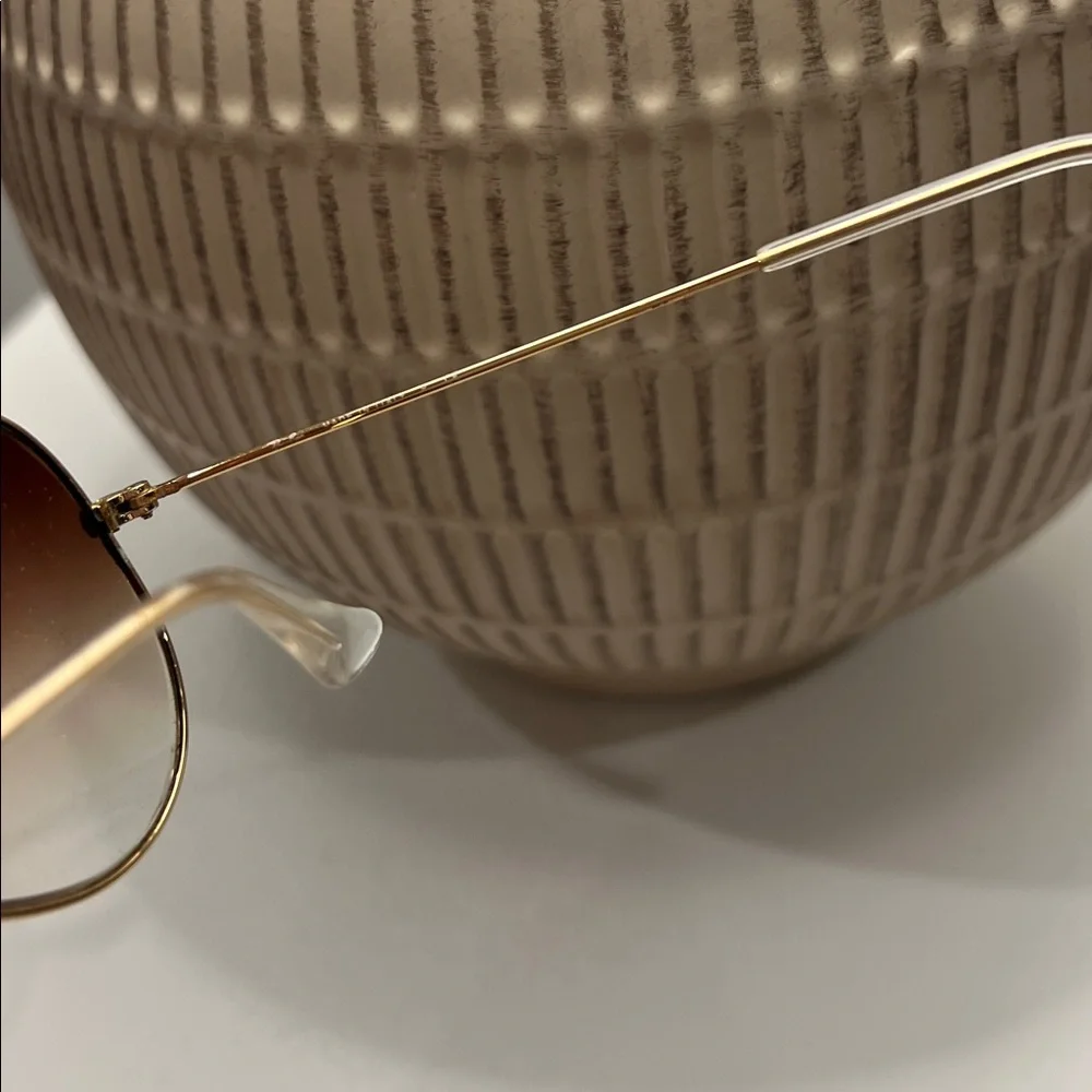 Ray-Ban elegant gold